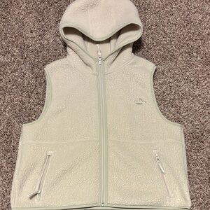 Aritzia POLARTEC® Thermal Pro Boulder Vest